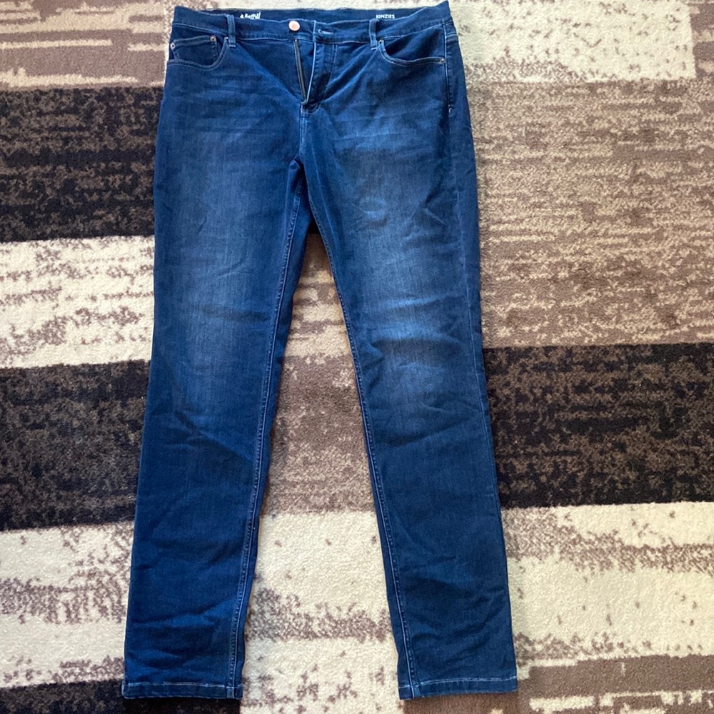 Brand new Mugsy jeans!!